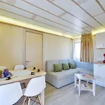 Mobil House Nevera 2