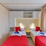Mobil House Nevera 2