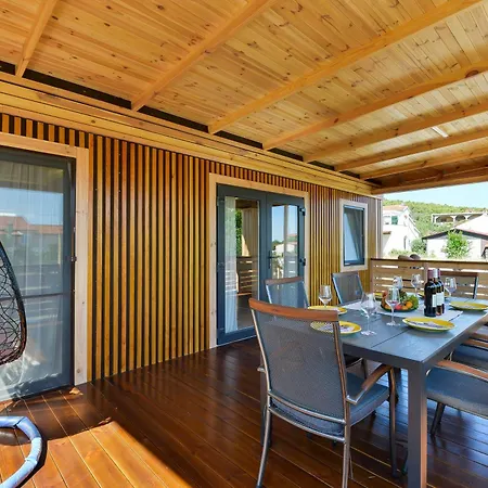 Mobil House Nevera 2 Banj