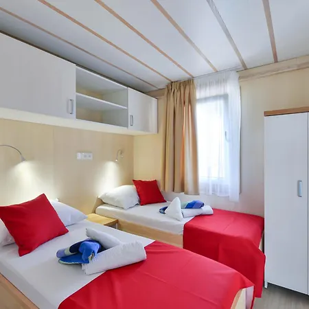 Mobil House Nevera 2