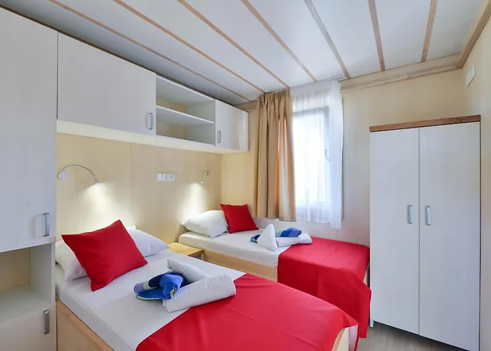 Mobil House Nevera 2