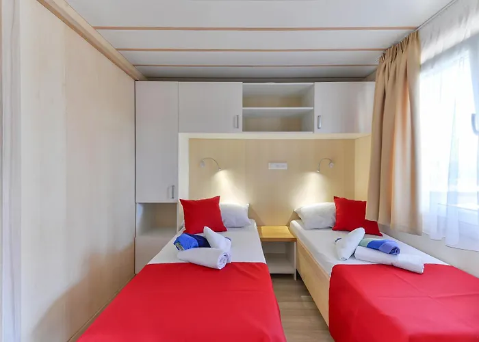 Mobil House Nevera 2