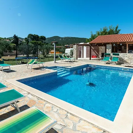 Appartement Mobil House Nevera 2 *