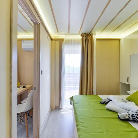 Mobil House Nevera 2 Banj